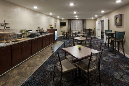 Grandstay Hotel & Suites - Glenwood