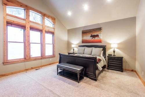 Boulder Ridge Home