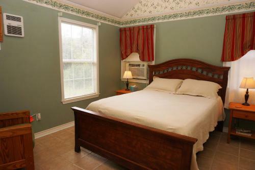 John Knox Ranch- Calvin Cottage