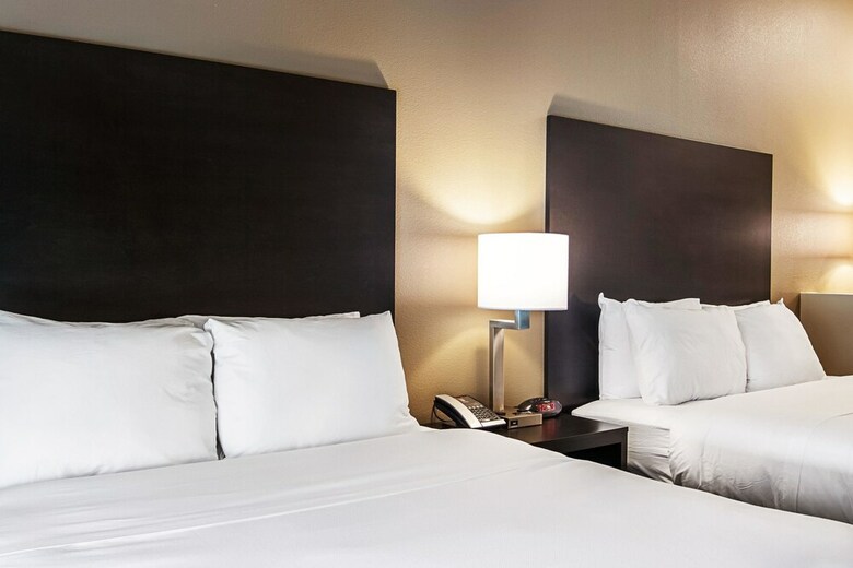 Hotel Comfort Suites