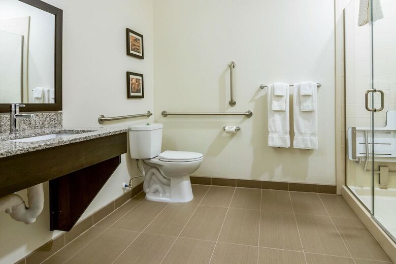 Hotel Comfort Suites