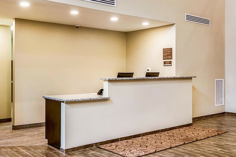 Hotel Comfort Suites