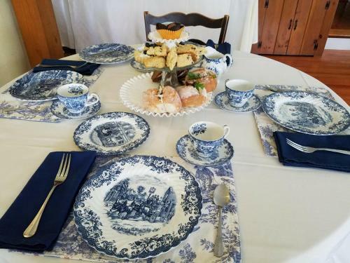 Centennial House Bed And Breakfast