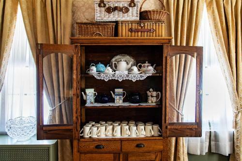 Centennial House Bed And Breakfast