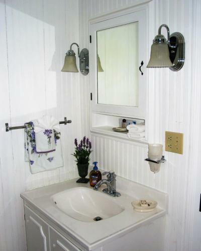 Centennial House Bed And Breakfast