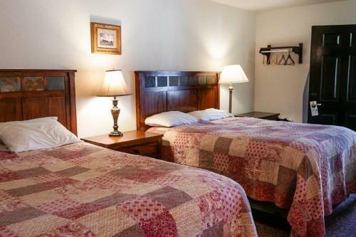 Circle R Motel