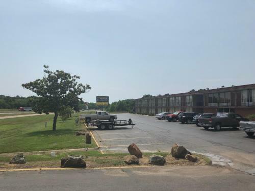 Motel Mid Continent Inn