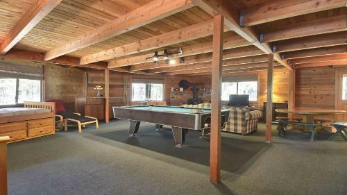 Flat Top 4 Two-bedroom Home
