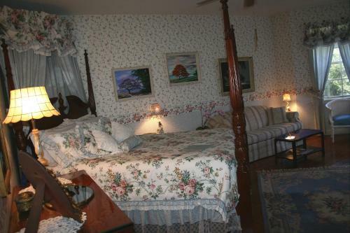 Heron Cay Lakeview Bed & Breakfast