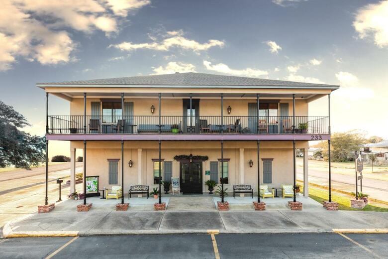 L'banca Albergo The Bank Hotel