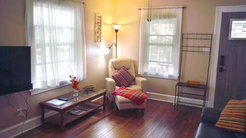 Cottage In The Heart Of Cedar Rapids