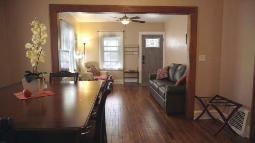Cottage In The Heart Of Cedar Rapids