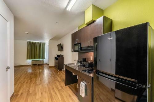 Hotel Studio 6 San Marcos