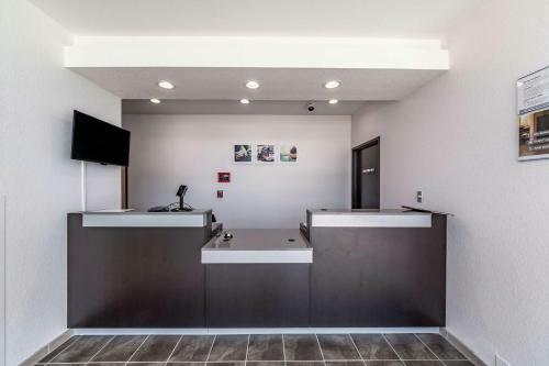 Hotel Studio 6 San Marcos