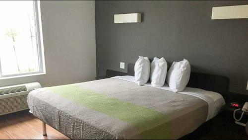 Hotel Studio 6 San Marcos