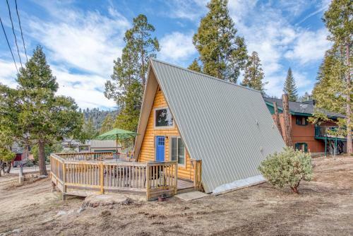 Cozy Bear Chalet