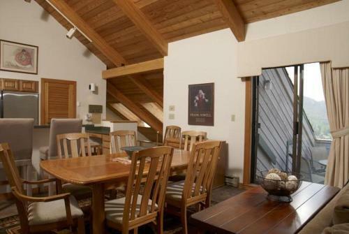 Northridge Hideaway House