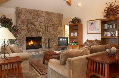 Northridge Hideaway House