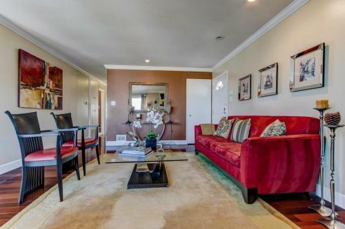 House-canyon Dr