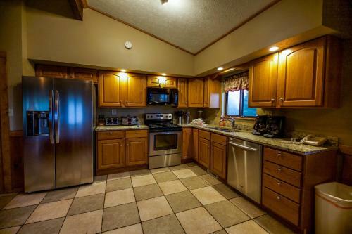 Grande Butte Lodge - Hocking Hills Home