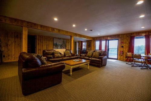Grande Butte Lodge - Hocking Hills Home