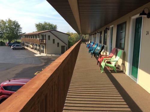 Hotel Scenic Shore Inn