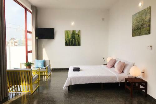 Larose Cafe I Bed & Breakfast