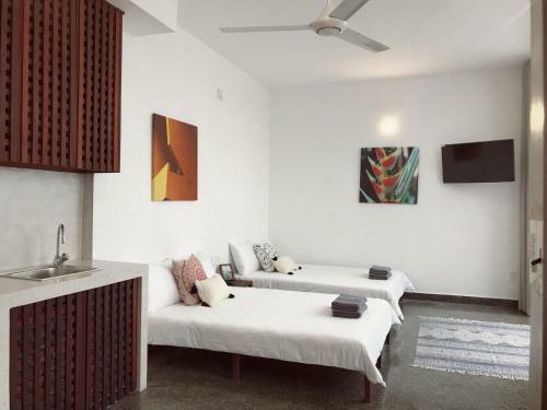 Larose Cafe I Bed & Breakfast