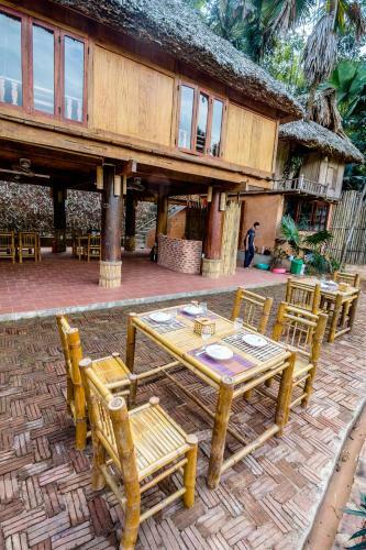 Lodge Mai Chau Palm House