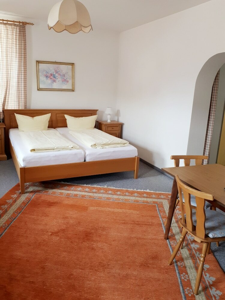 Hostal Gasthof Zum Rassen