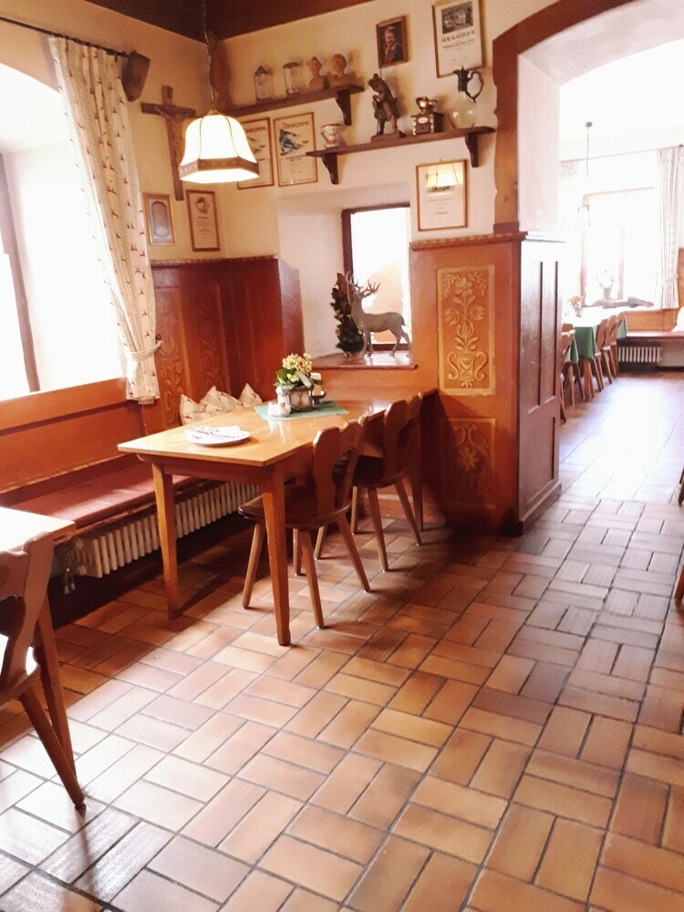 Hostal Gasthof Zum Rassen