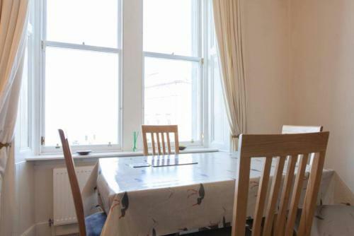 Apartamento 2 Bedroom Flat Sleeps 4 By The Shore