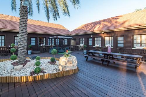 Lodge Brush Mansion