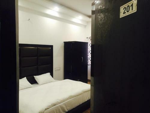 Hotel Kanha & Family Restaurent