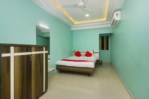 Oyo 22918 Hotel Sadanand Mourya Lodging And Boarding