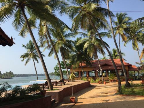 Hotel Paradise Lagoon