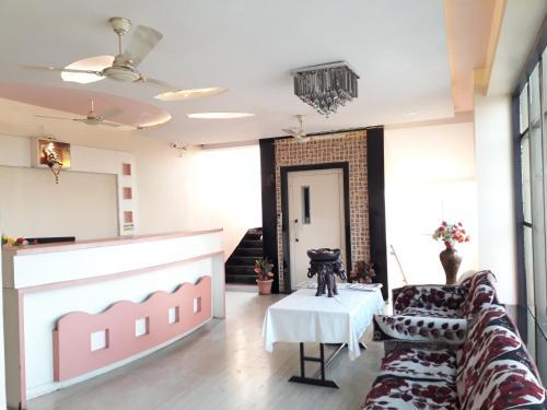 Hotel Manju Palace