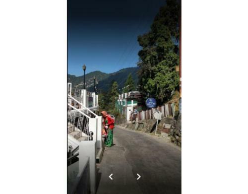 Hotel Deluxe Lake Facing Stay In Nainital
