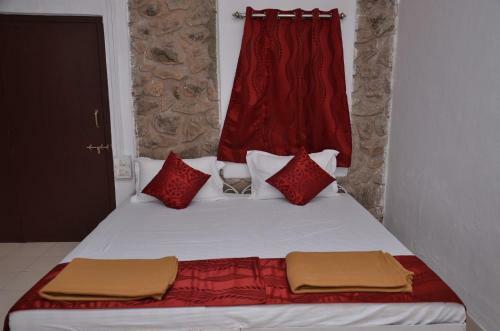 Weekend Nursery And Cottages