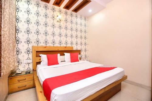 Oyo 26217 Hotel Gst Grand Plaza