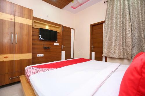 Oyo 26217 Hotel Gst Grand Plaza