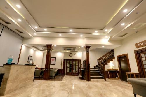 Hotel The Chinar Resort And Spa