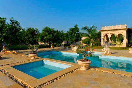 Hotel Champaner Heritage Resort