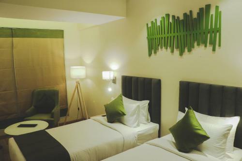 Hotel Regenta Central Harsha Vapi