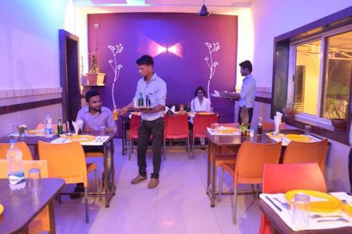 Hotel Vatika Inn