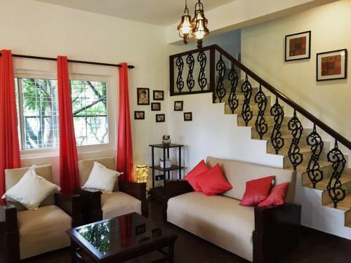 Villa Pinewood Cottage - Your Home Amidst Nature