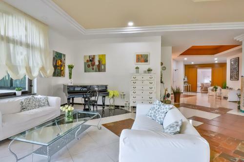 Hotel Delfa