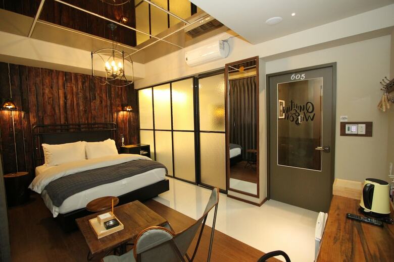 February Hotel Seongseo
