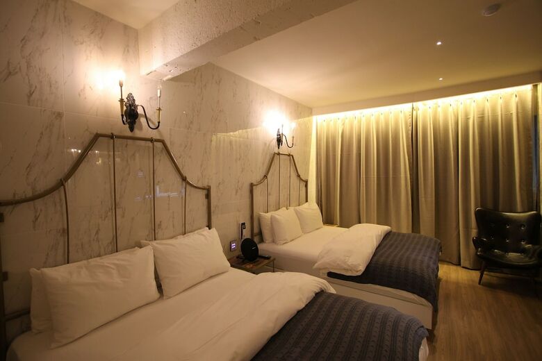 February Hotel Seongseo