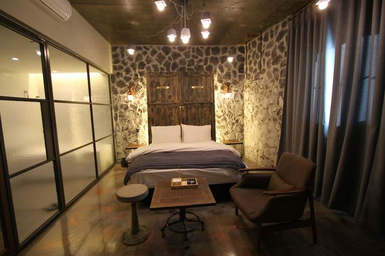 February Hotel Seongseo
